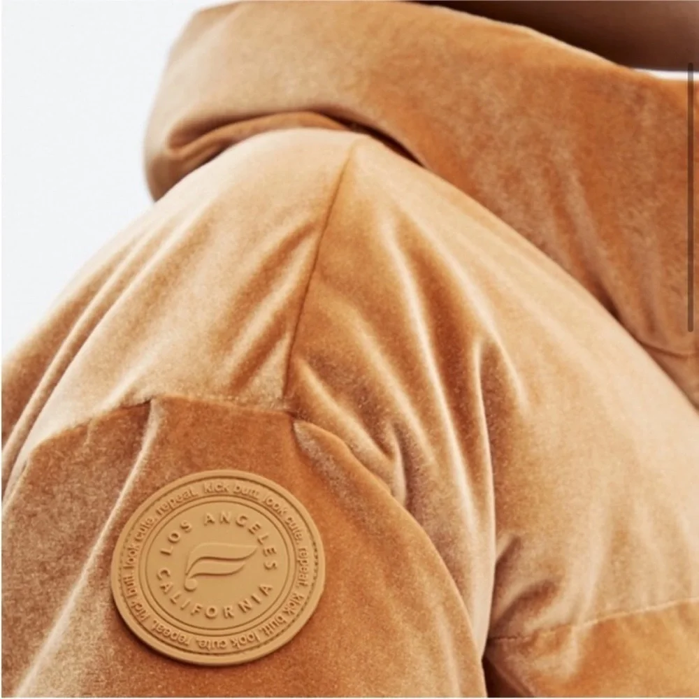 Fabletics Wander Velour Cropped Puffer Coat Large